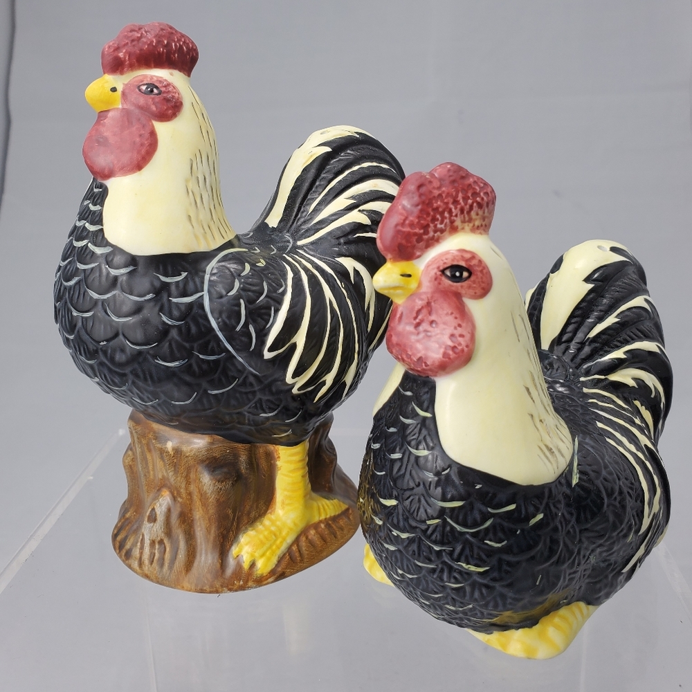 Sakura Warren Kimble Salt and Pepper Shakers